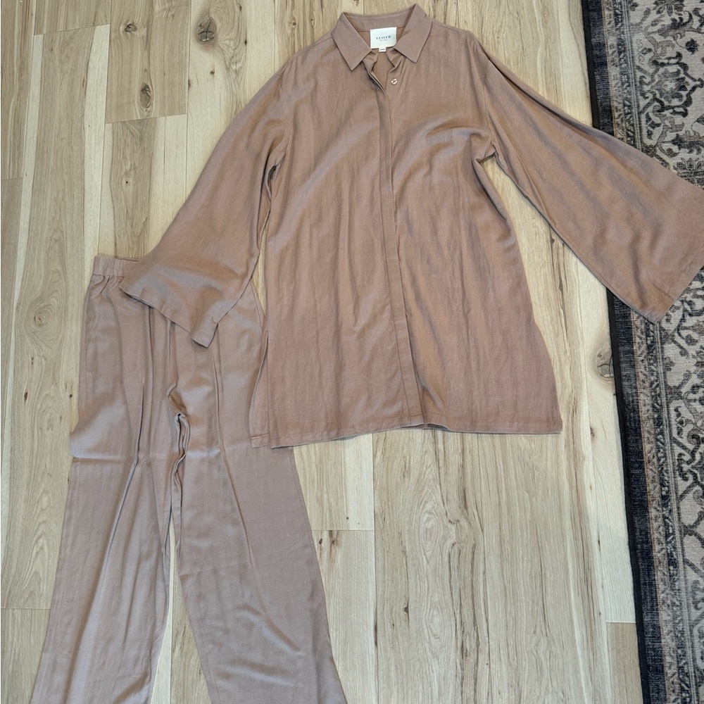 Veiled Women’s Set